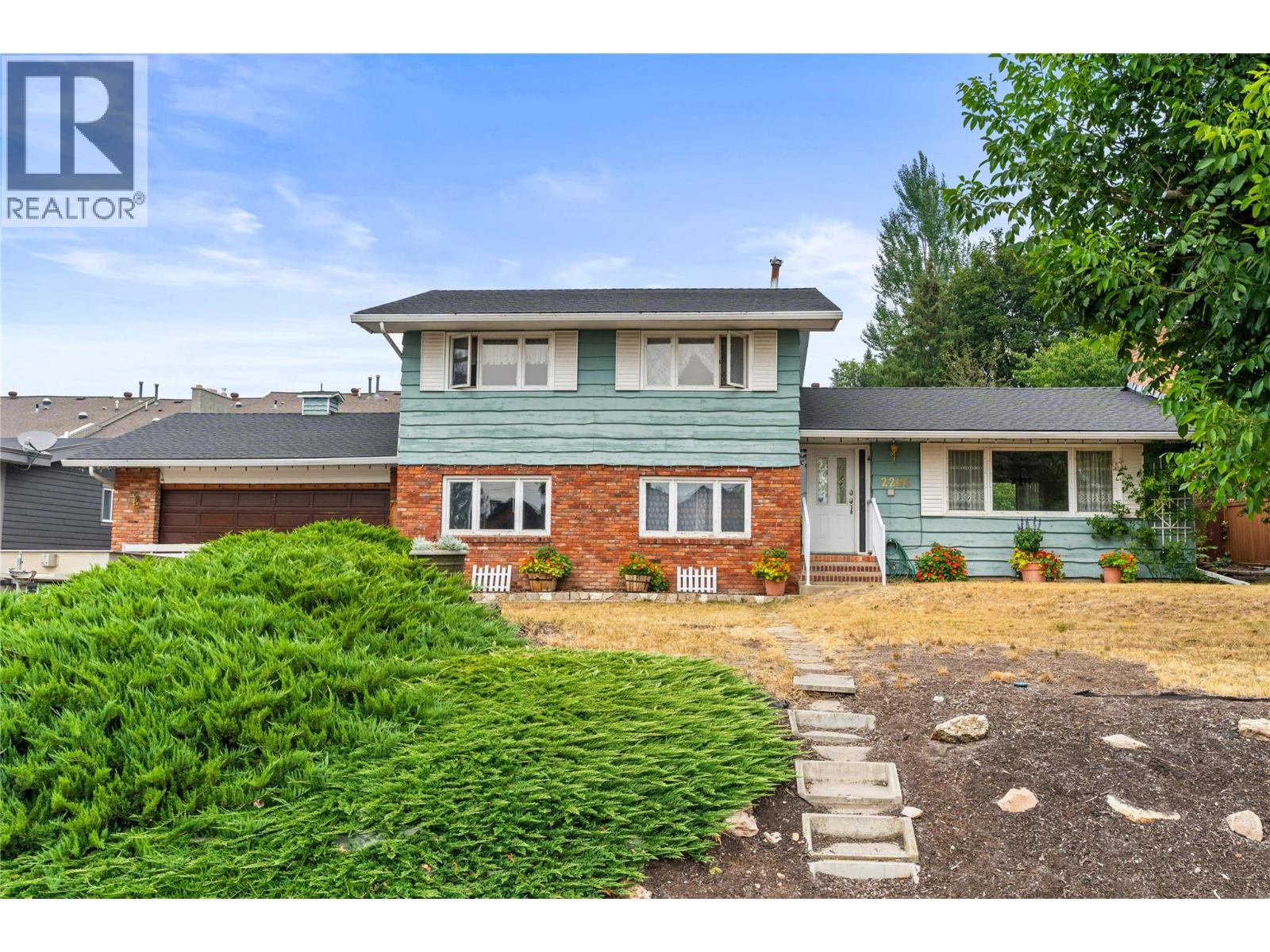 2203 23 Avenue, Vernon, British Columbia  V1T 1J6 - Photo 4 - 10397685