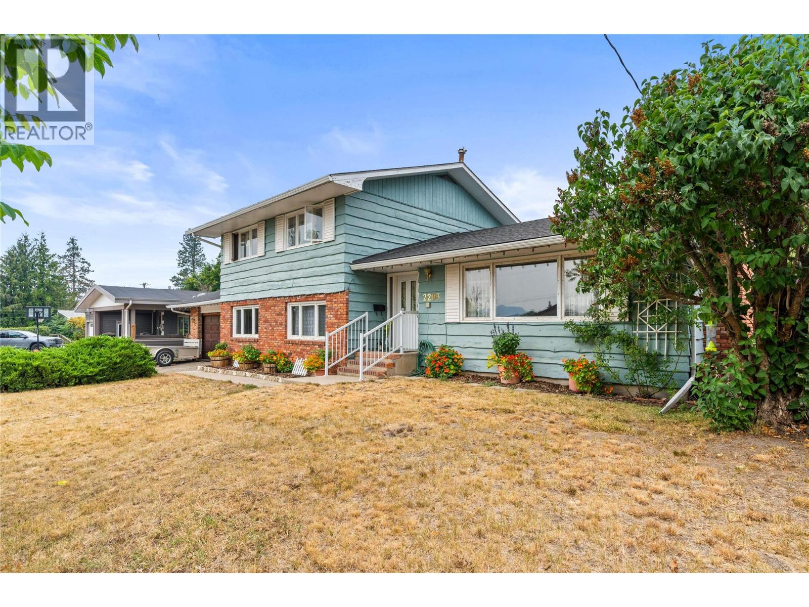 2203 23 Avenue, Vernon, British Columbia  V1T 1J6 - Photo 8 - 10397685
