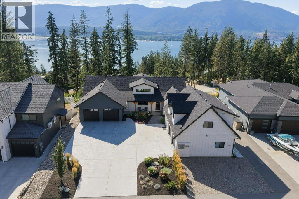 3820 20 Street Ne Unit# 8, Salmon Arm, British Columbia  V1E 0G7 - Photo 1 - 10397072
