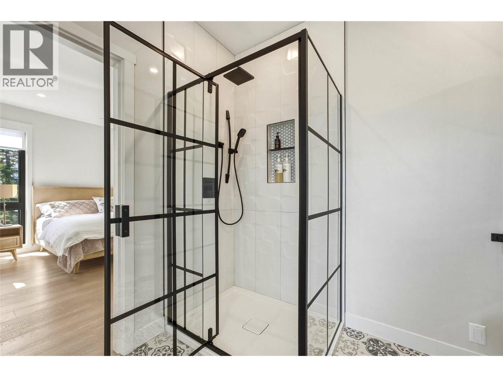 3820 20 Street Ne Unit# 8, Salmon Arm, British Columbia  V1E 0G7 - Photo 30 - 10397072