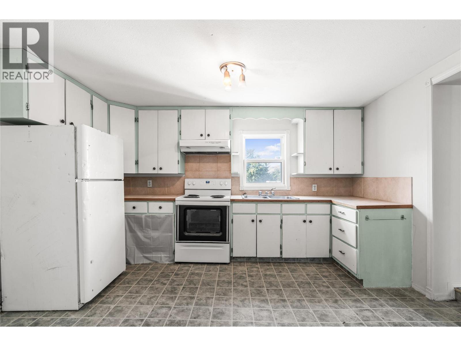 2100 32nd Street, Vernon, British Columbia  V1T 5L1 - Photo 18 - 10397715