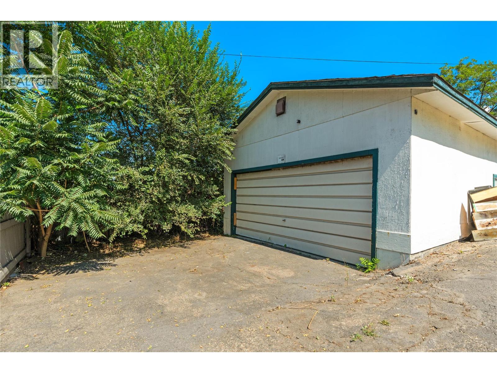 2100 32nd Street, Vernon, British Columbia  V1T 5L1 - Photo 5 - 10397715