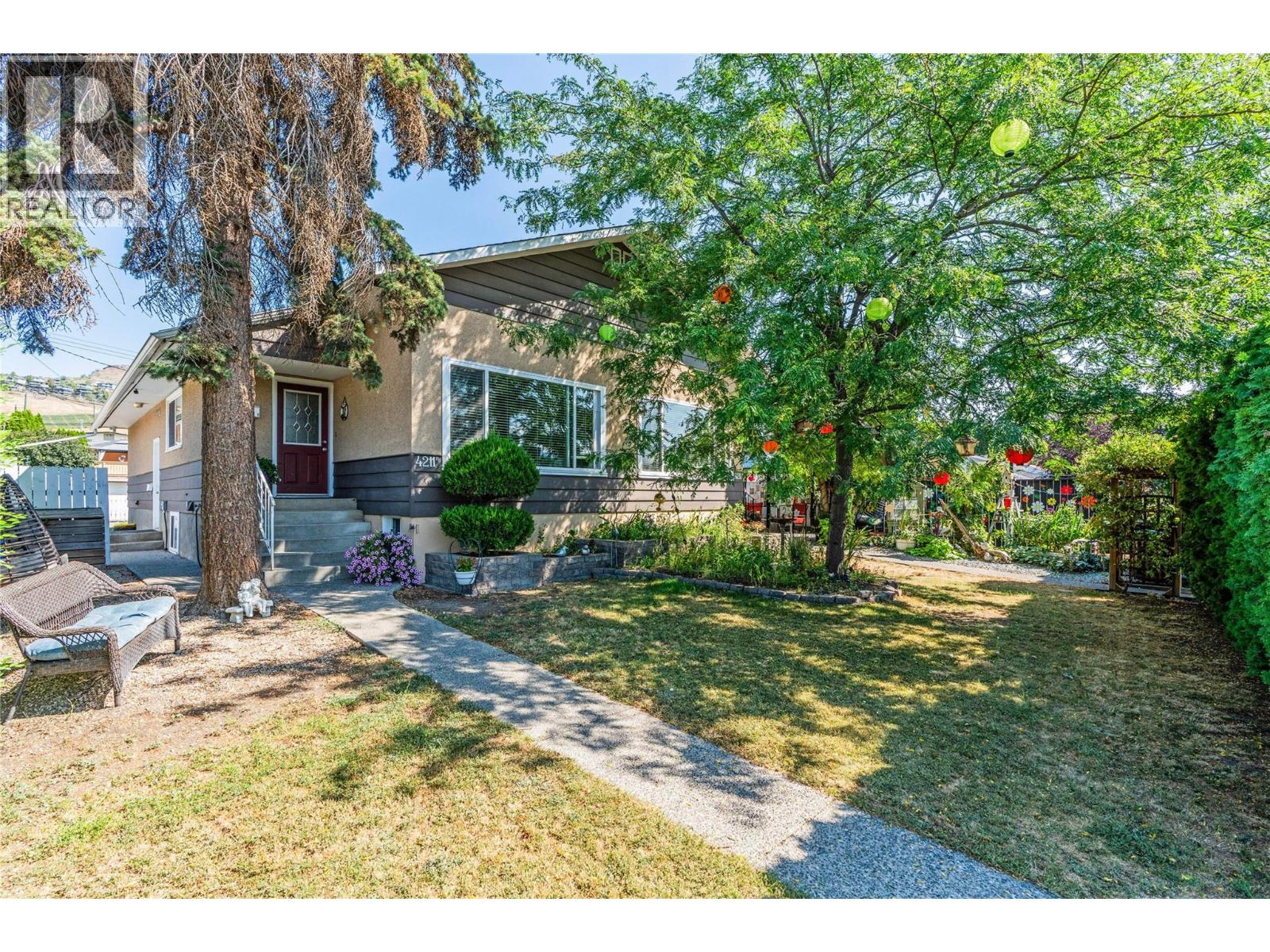 4211 27 Avenue, Vernon, British Columbia  V1T 1T3 - Photo 1 - 10397256