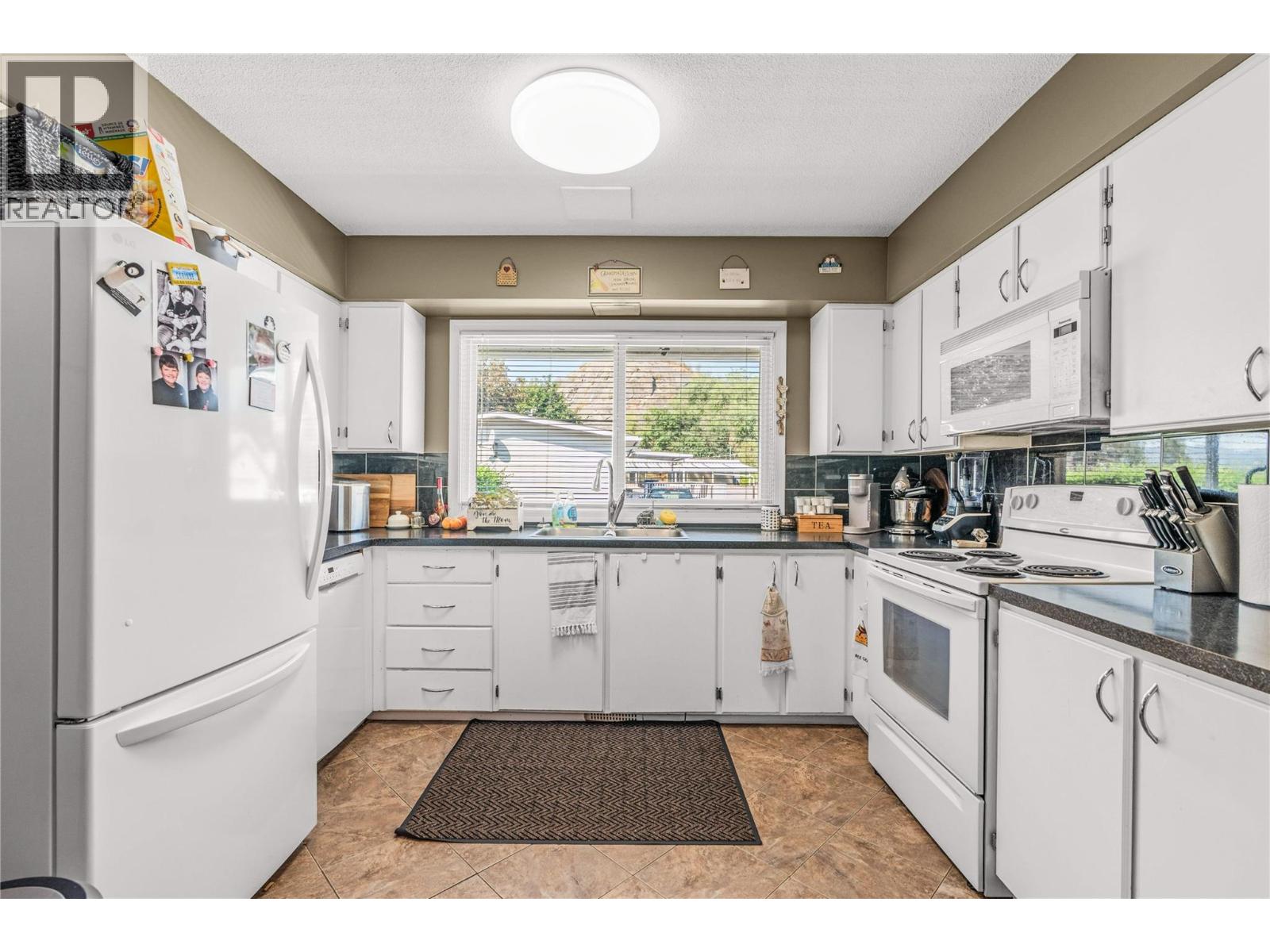 4211 27 Avenue, Vernon, British Columbia  V1T 1T3 - Photo 15 - 10397256