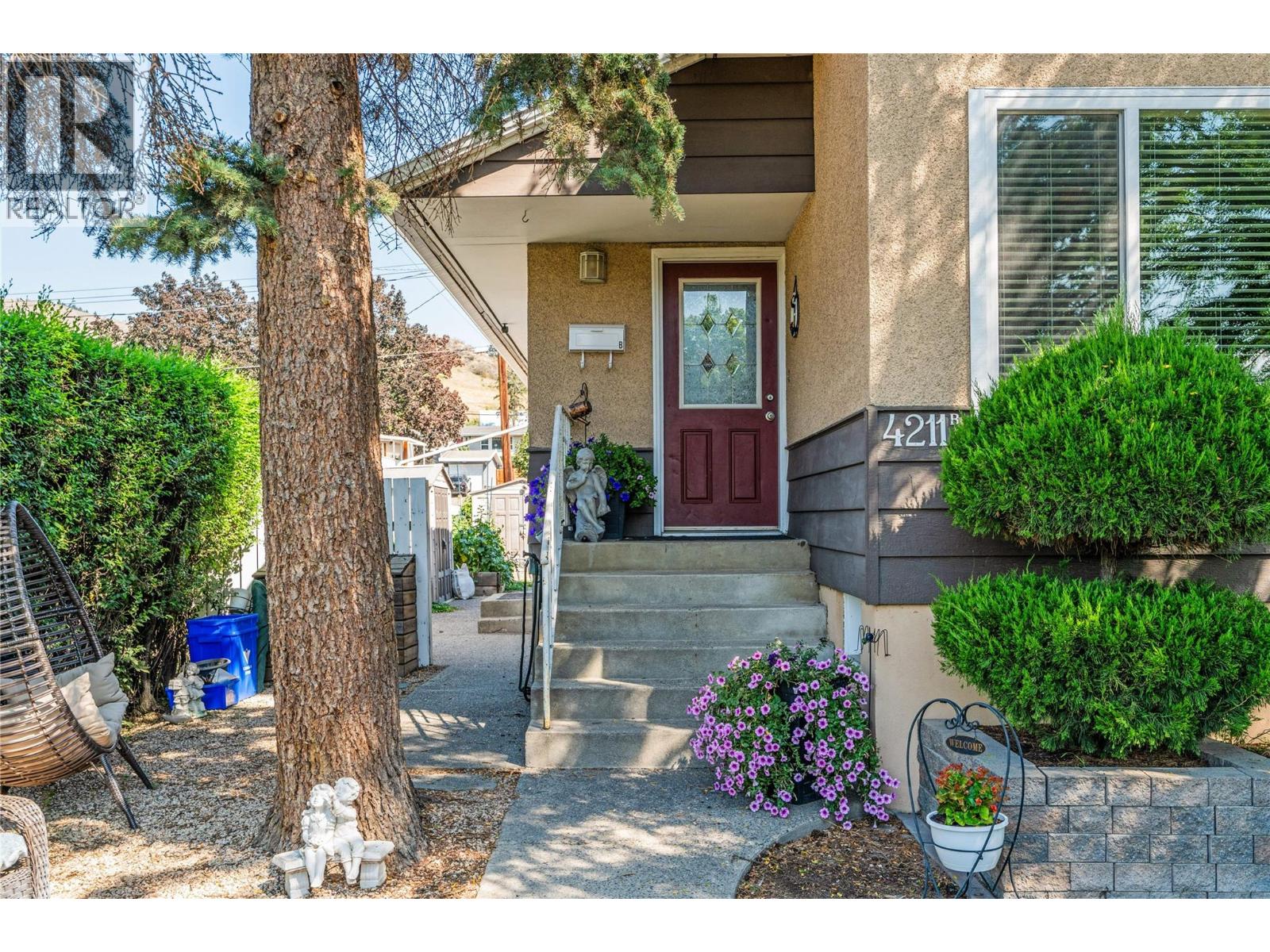 4211 27 Avenue, Vernon, British Columbia  V1T 1T3 - Photo 2 - 10397256