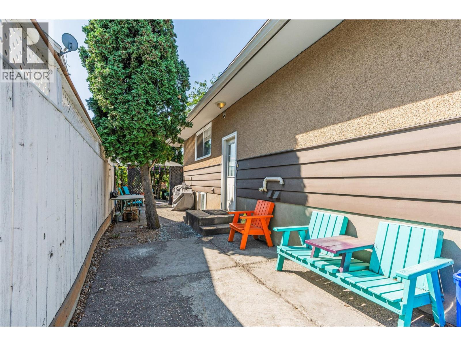 4211 27 Avenue, Vernon, British Columbia  V1T 1T3 - Photo 5 - 10397256