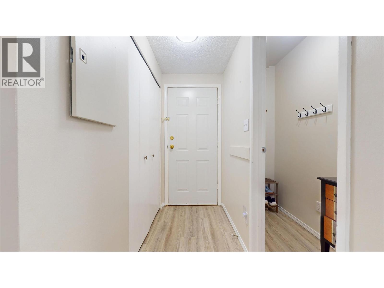 717 21st Avenue N Unit# 6, Cranbrook, British Columbia  V1C 5T9 - Photo 4 - 10397667