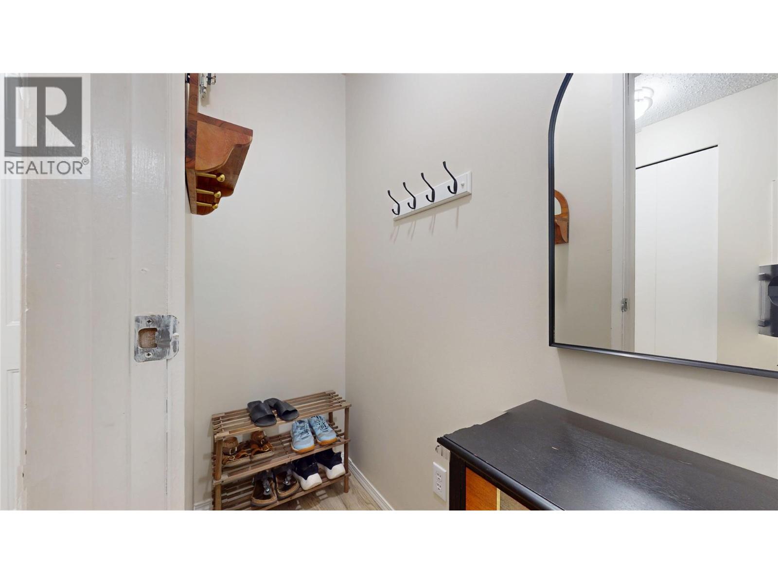 717 21st Avenue N Unit# 6, Cranbrook, British Columbia  V1C 5T9 - Photo 5 - 10397667