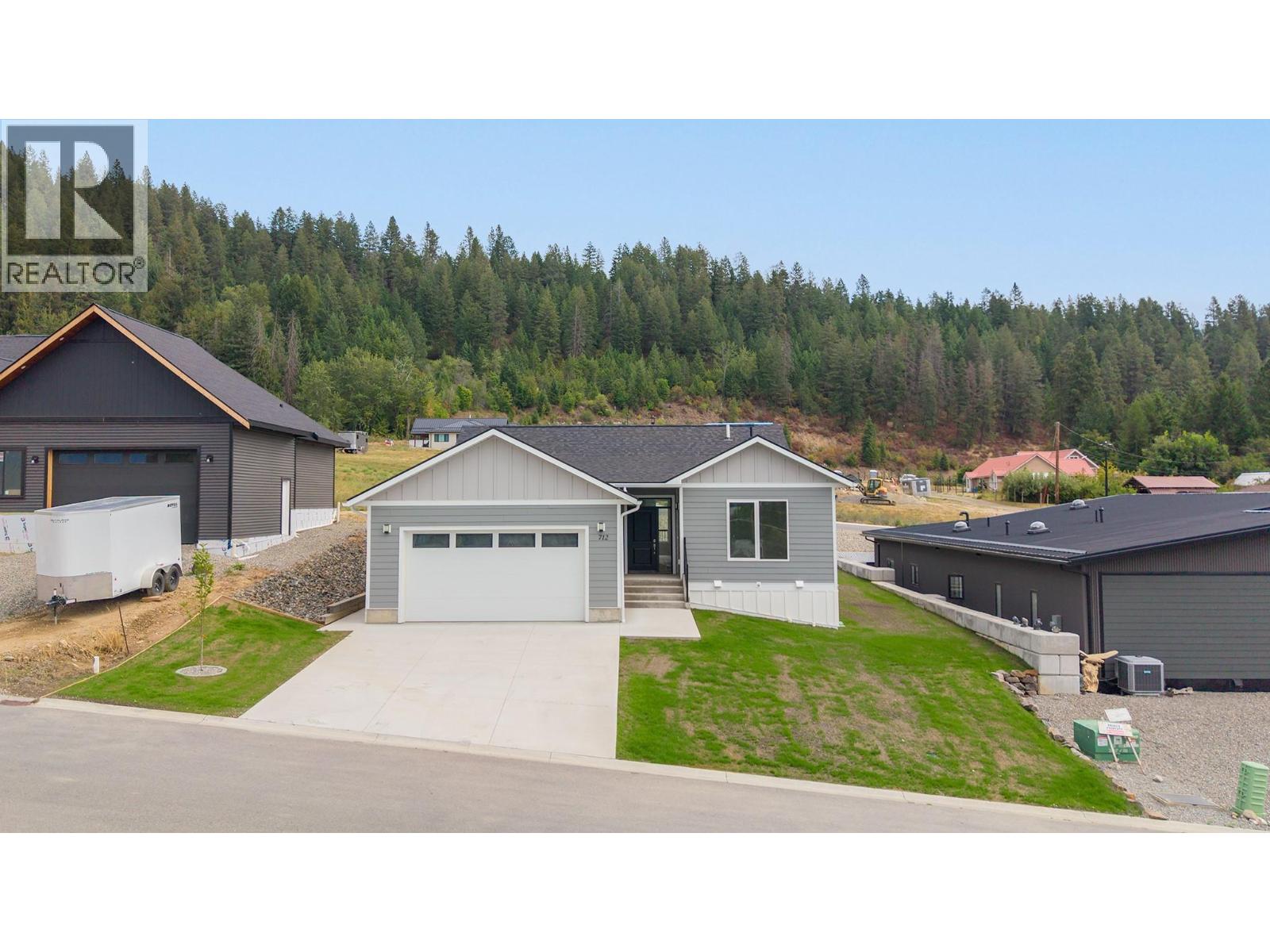 712 Mountain View Crescent, Creston, British Columbia  V0B 1G5 - Photo 2 - 10397291