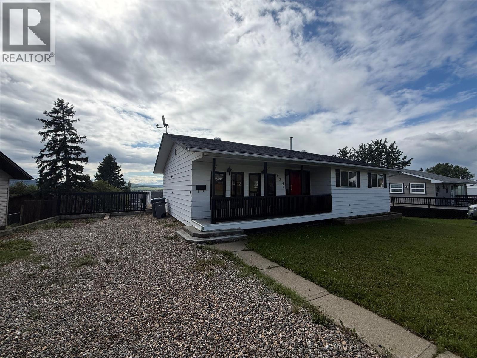 925 Cornwall Crescent, Dawson Creek, British Columbia  V1G 1P1 - Photo 1 - 10397836