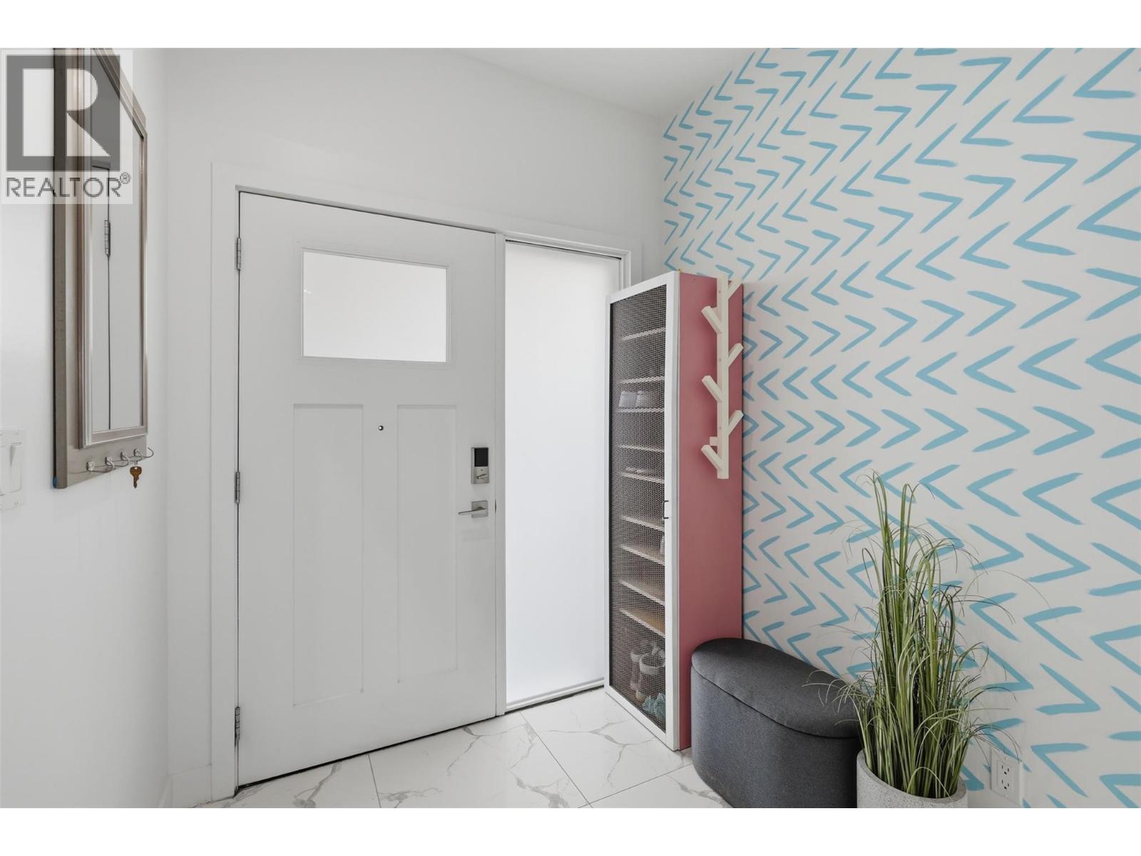 438 Waddington Drive Unit# 102, Kamloops, British Columbia  V2E 0E1 - Photo 2 - 10397832