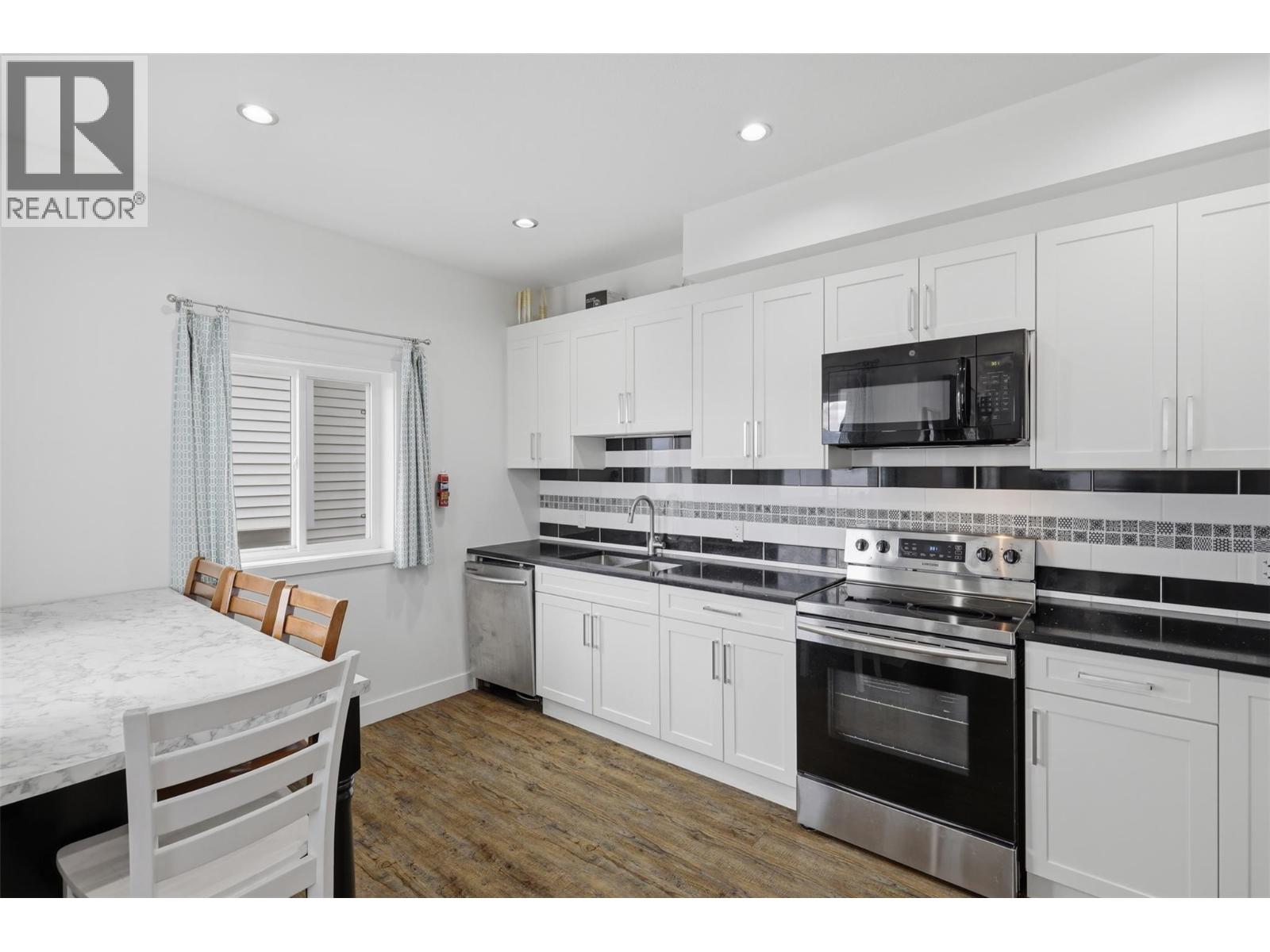 438 Waddington Drive Unit# 102, Kamloops, British Columbia  V2E 0E1 - Photo 4 - 10397832