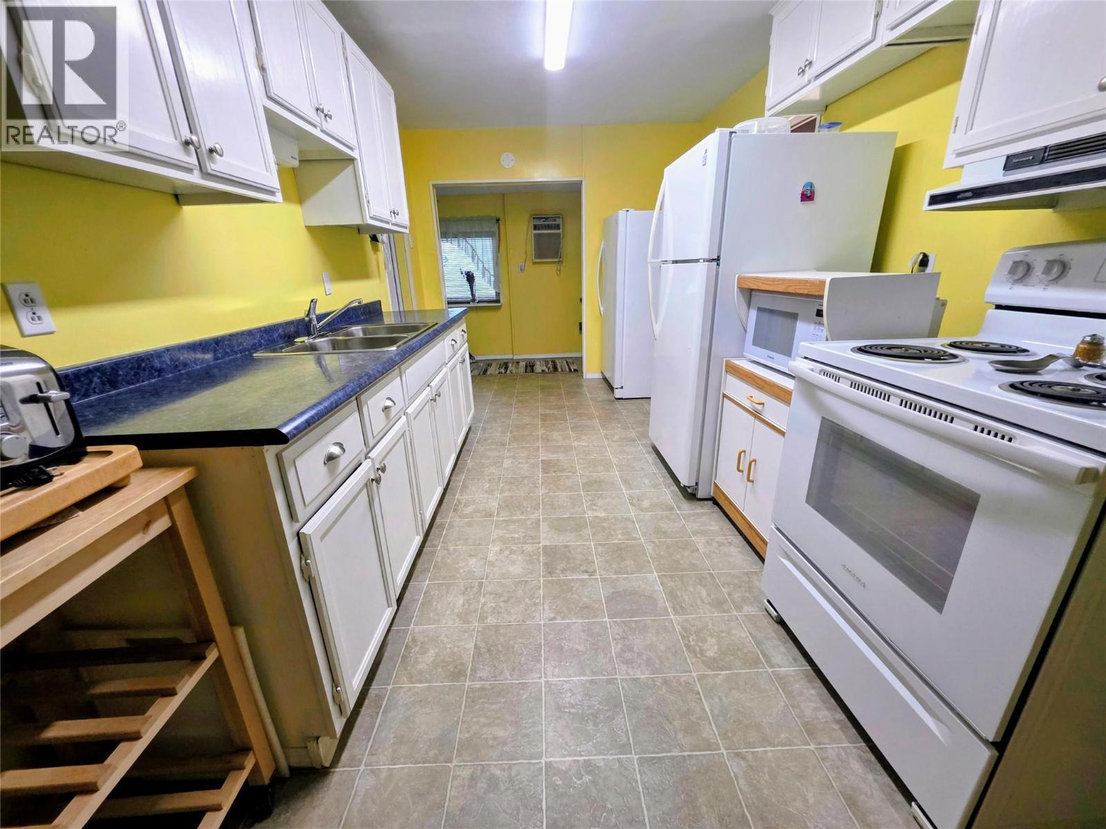 1142 Third Avenue, Trail, British Columbia  V1R 1N9 - Photo 10 - 10397790