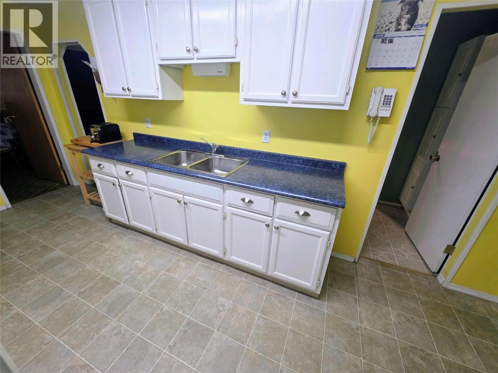 1142 Third Avenue, Trail, British Columbia  V1R 1N9 - Photo 12 - 10397790