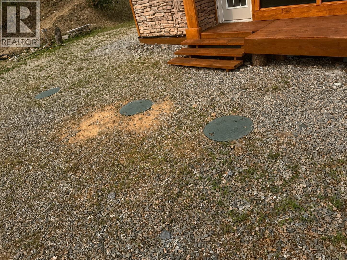 1278 Lee Creek Drive, Lee Creek, British Columbia  V0E 1M4 - Photo 5 - 10397842