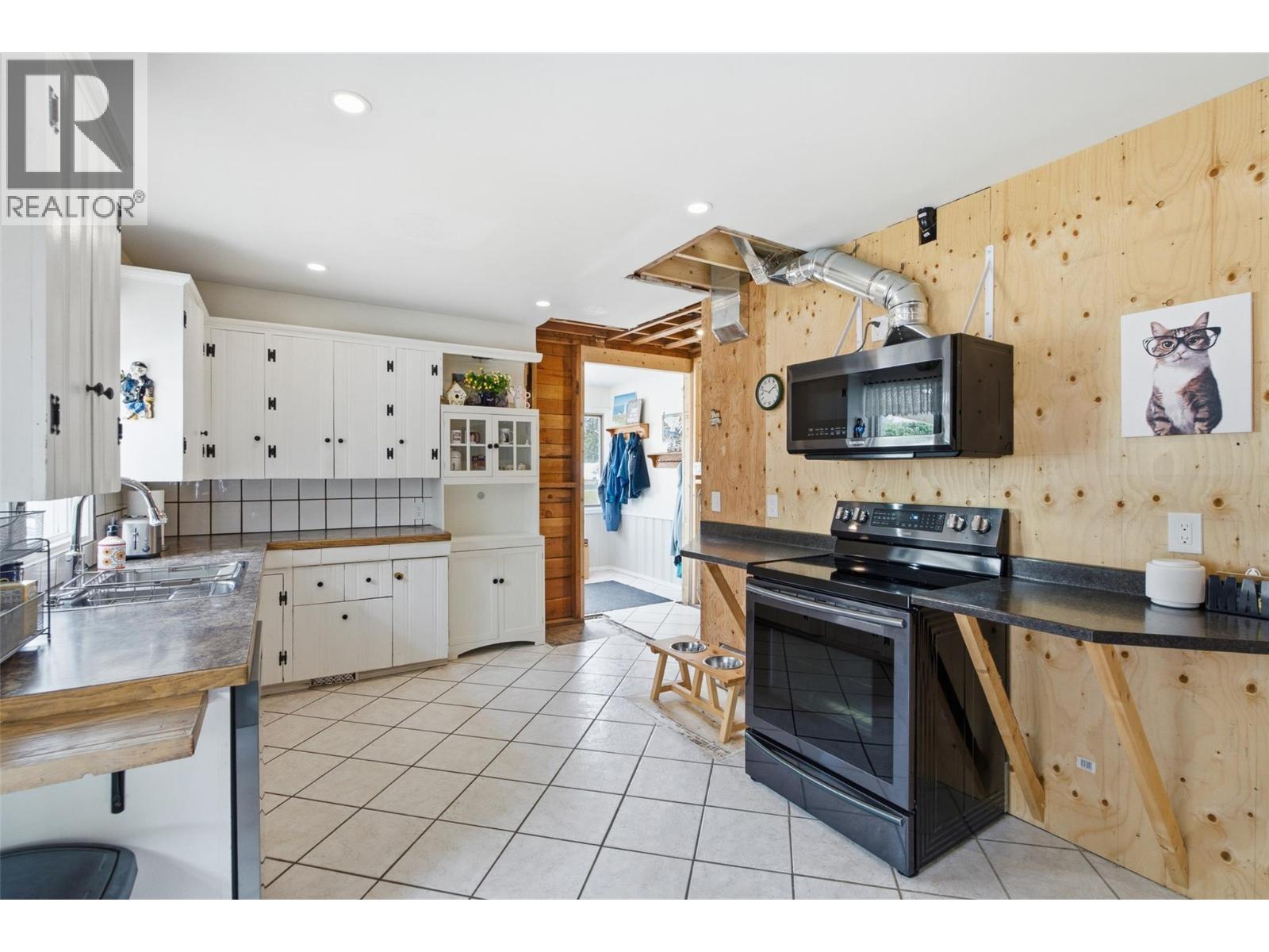 3052 Westsyde Road, Kamloops, British Columbia  V2B 7G3 - Photo 73 - 10397676