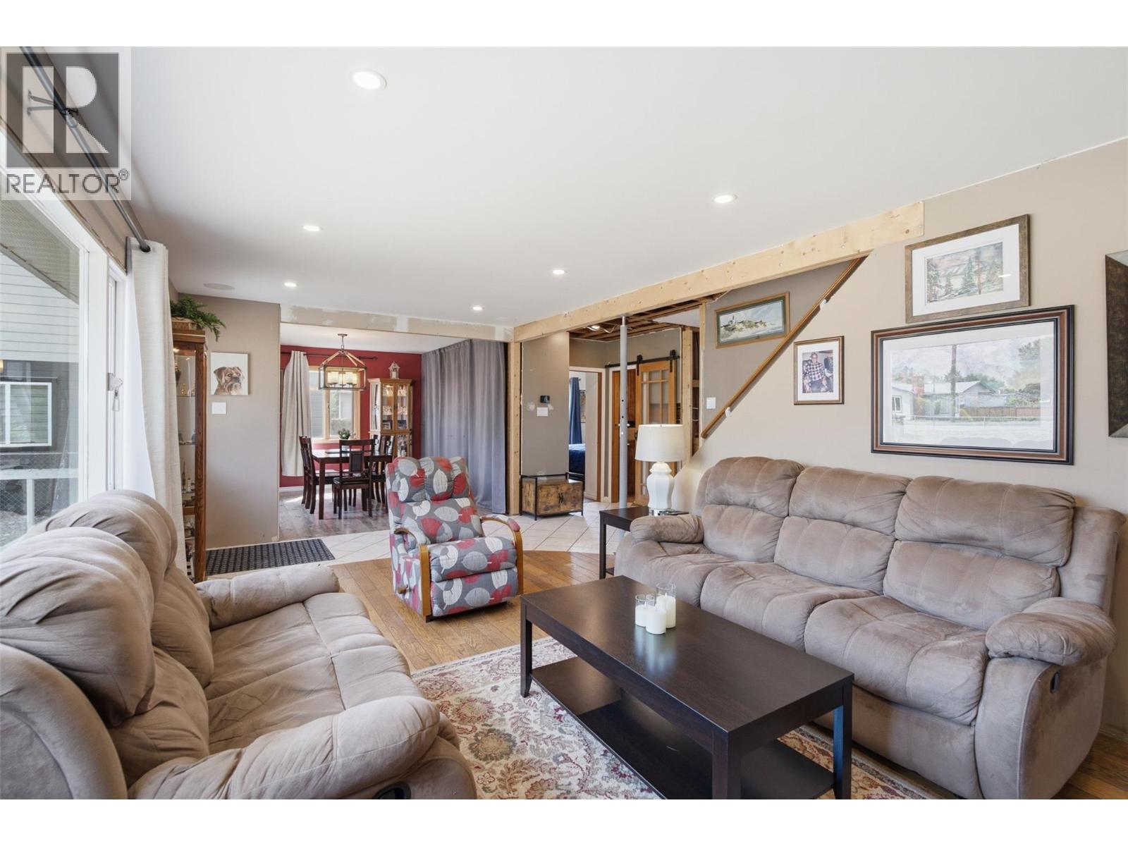 3052 Westsyde Road, Kamloops, British Columbia  V2B 7G3 - Photo 8 - 10397676