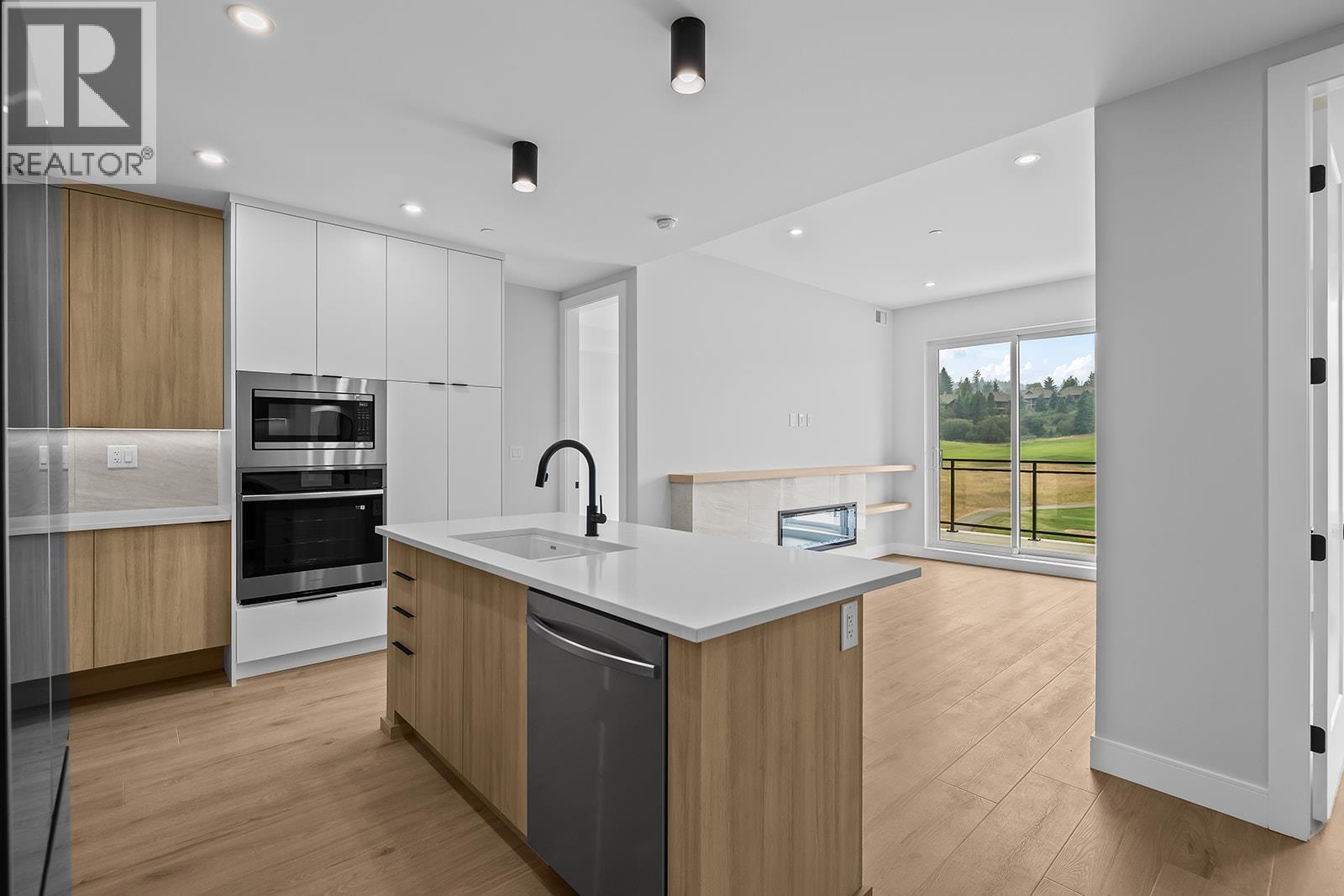 75 Predator Ridge Drive Unit# 506, Vernon, British Columbia  V1H 1G4 - Photo 5 - 10397590