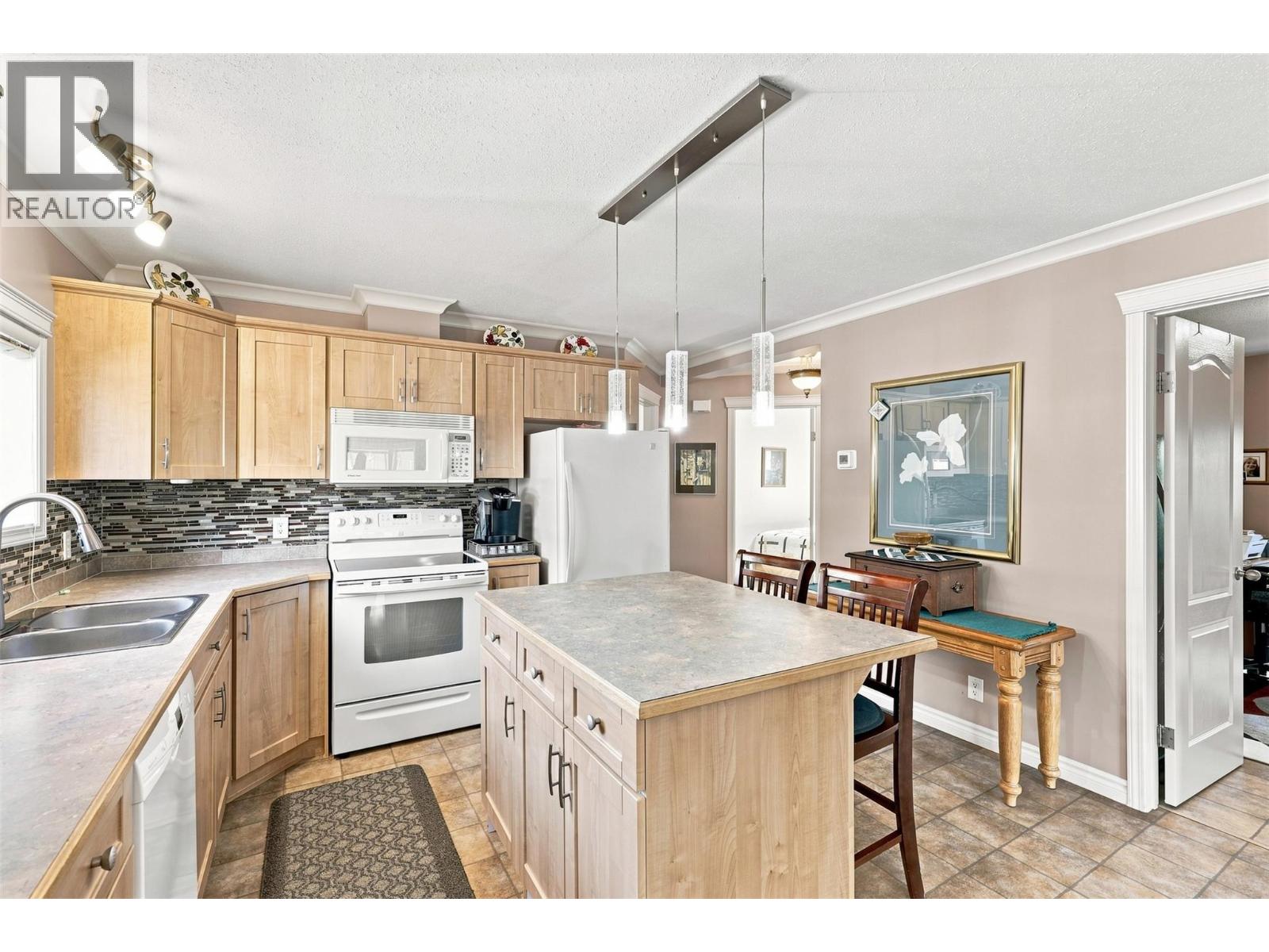 791 Jensen Road Unit# 15, Kamloops, British Columbia  V2B 6P6 - Photo 5 - 10397848