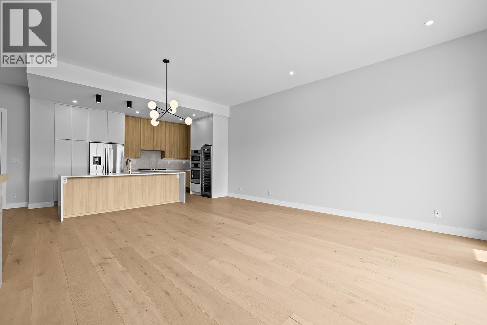 75 Predator Ridge Drive Unit# 604, Vernon, British Columbia  V1H 1G4 - Photo 12 - 10397594