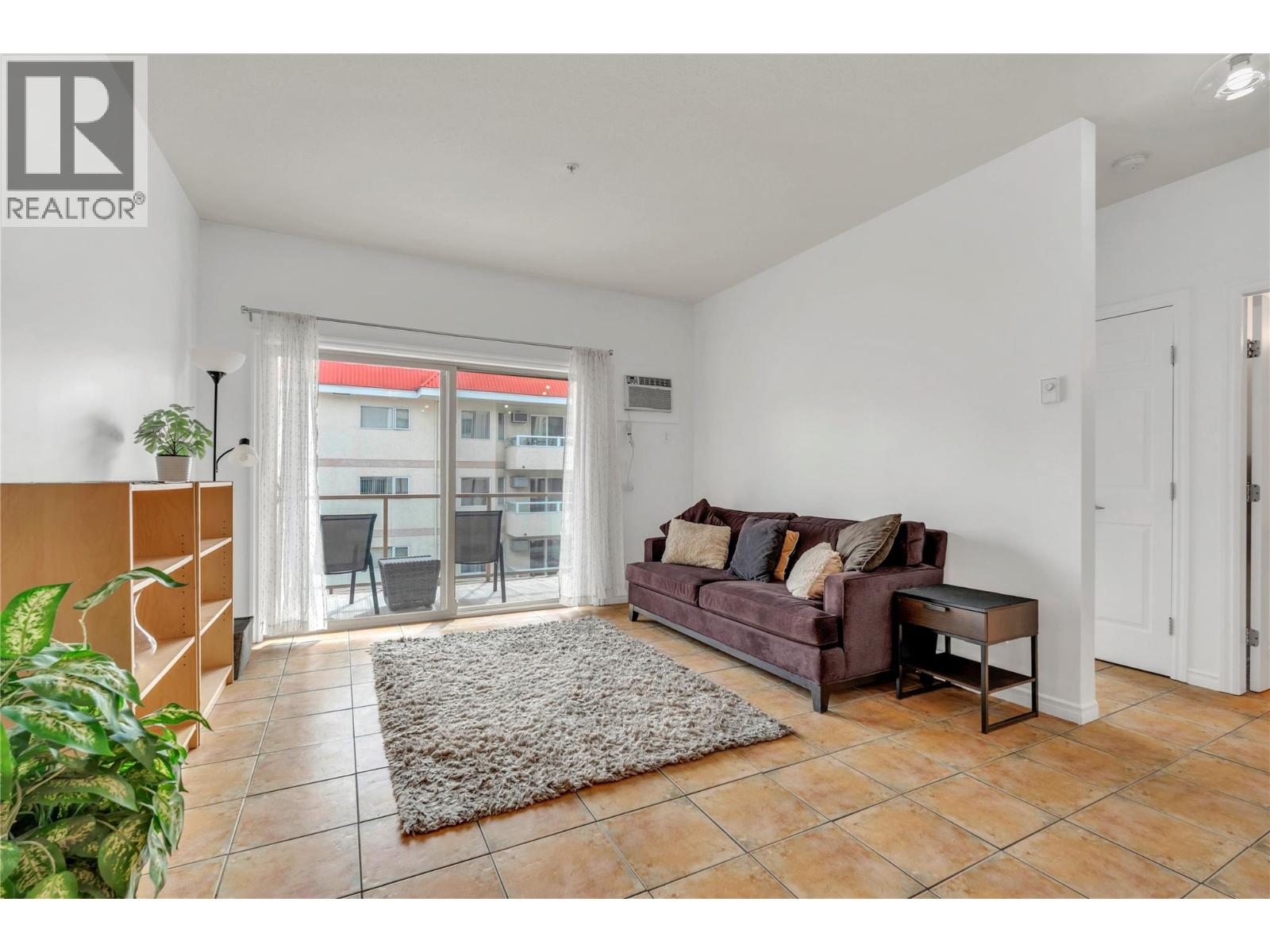 196 Wade Avenue W Unit# 306, Penticton, British Columbia  V2A 1T6 - Photo 2 - 10397559