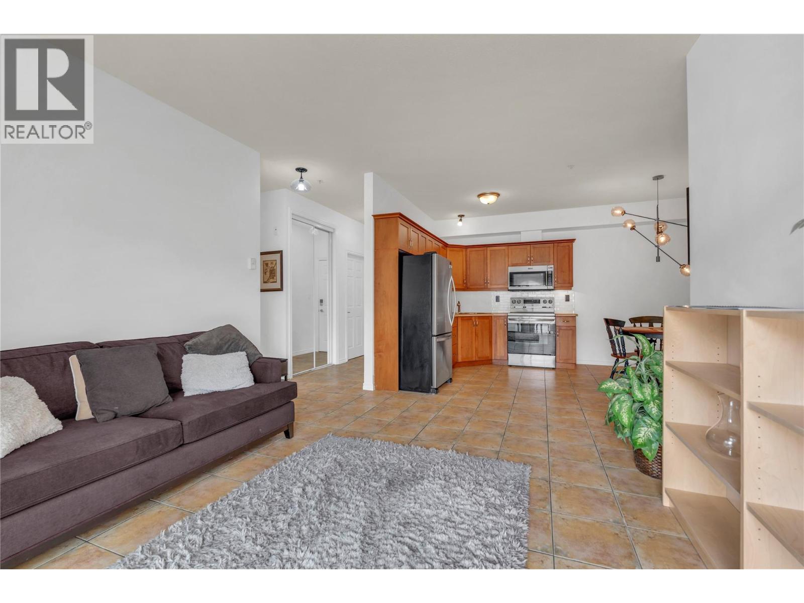 196 Wade Avenue W Unit# 306, Penticton, British Columbia  V2A 1T6 - Photo 3 - 10397559