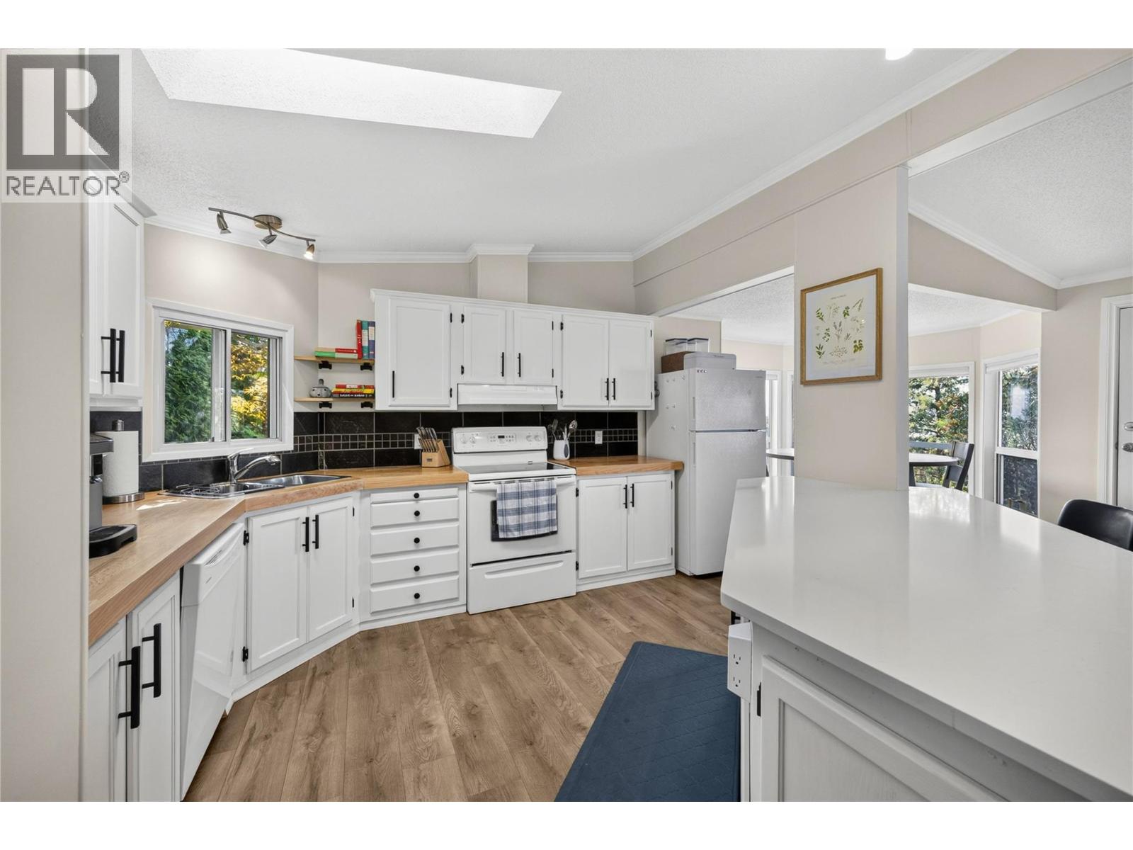 3115 Juniper Drive, Naramata, British Columbia  V0H 1N1 - Photo 3 - 10397721