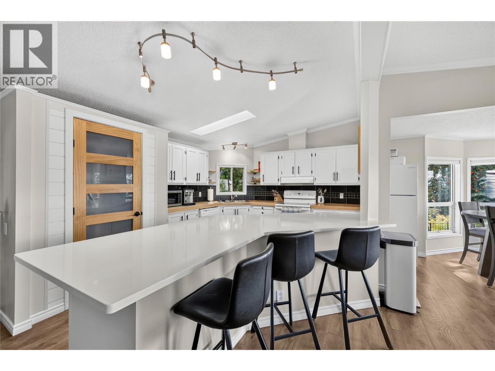 3115 Juniper Drive, Naramata, British Columbia  V0H 1N1 - Photo 5 - 10397721