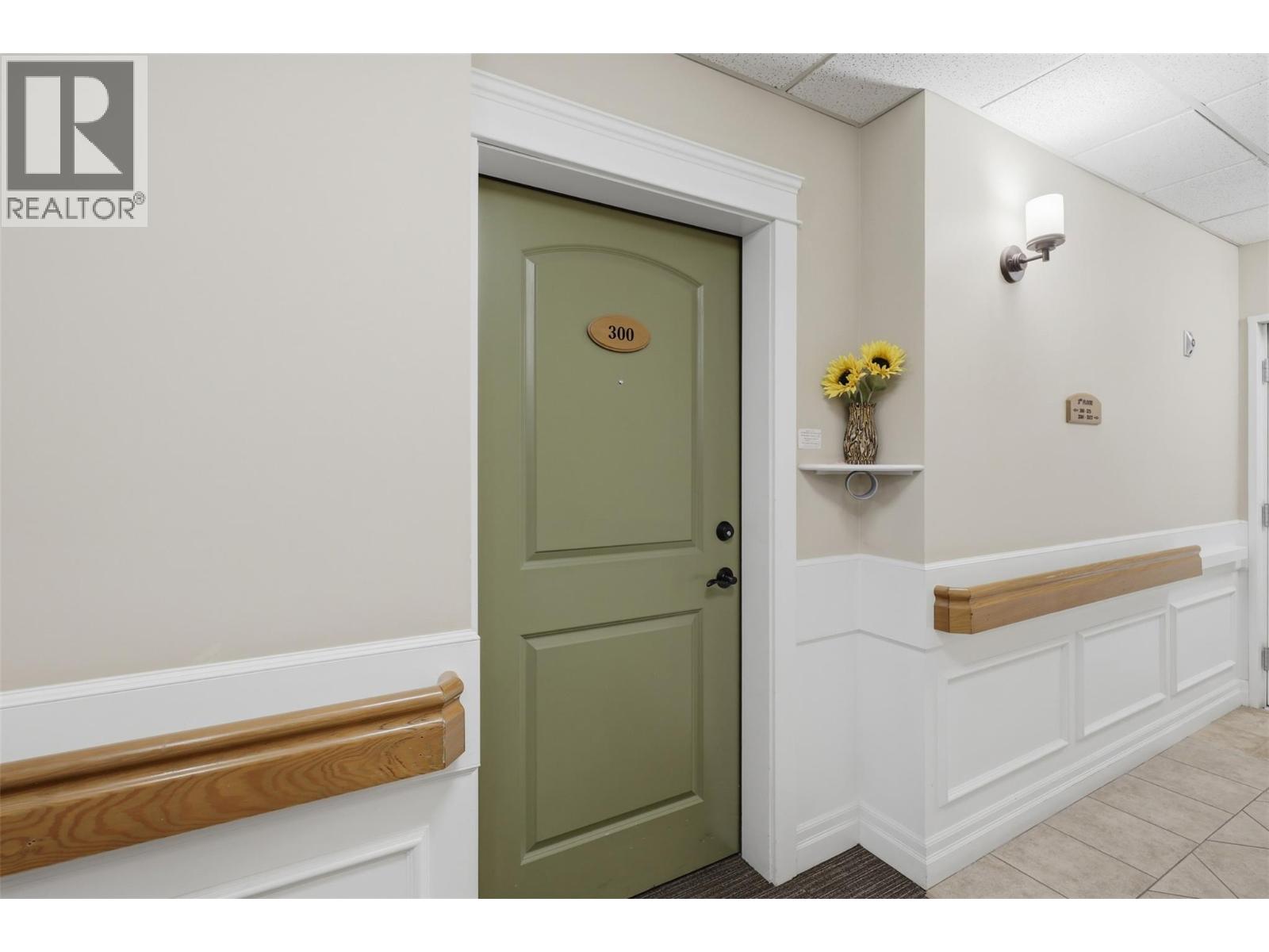 760 Mayfair Street Unit# 300, Kamloops, British Columbia  V2B 0E5 - Photo 3 - 10397866
