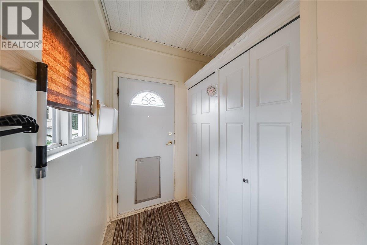 2081 Second Avenue, Trail, British Columbia  V1R 1N4 - Photo 14 - 10397859