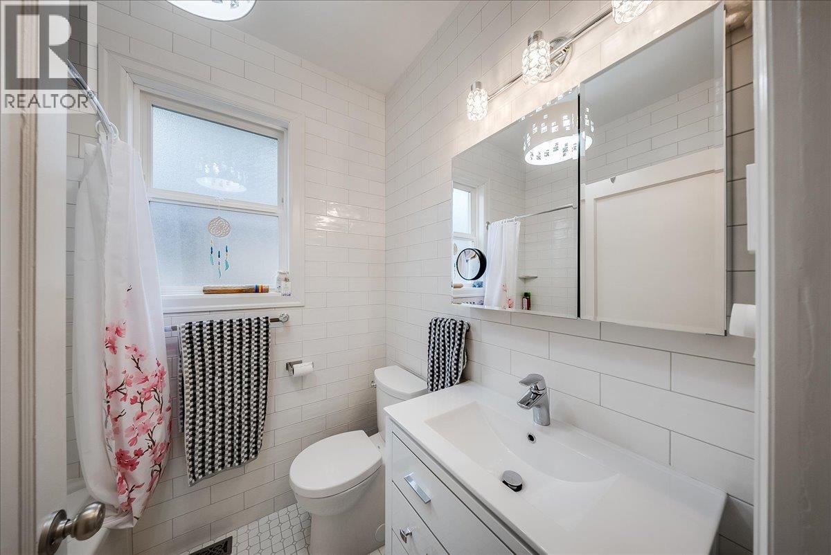 2081 Second Avenue, Trail, British Columbia  V1R 1N4 - Photo 18 - 10397859