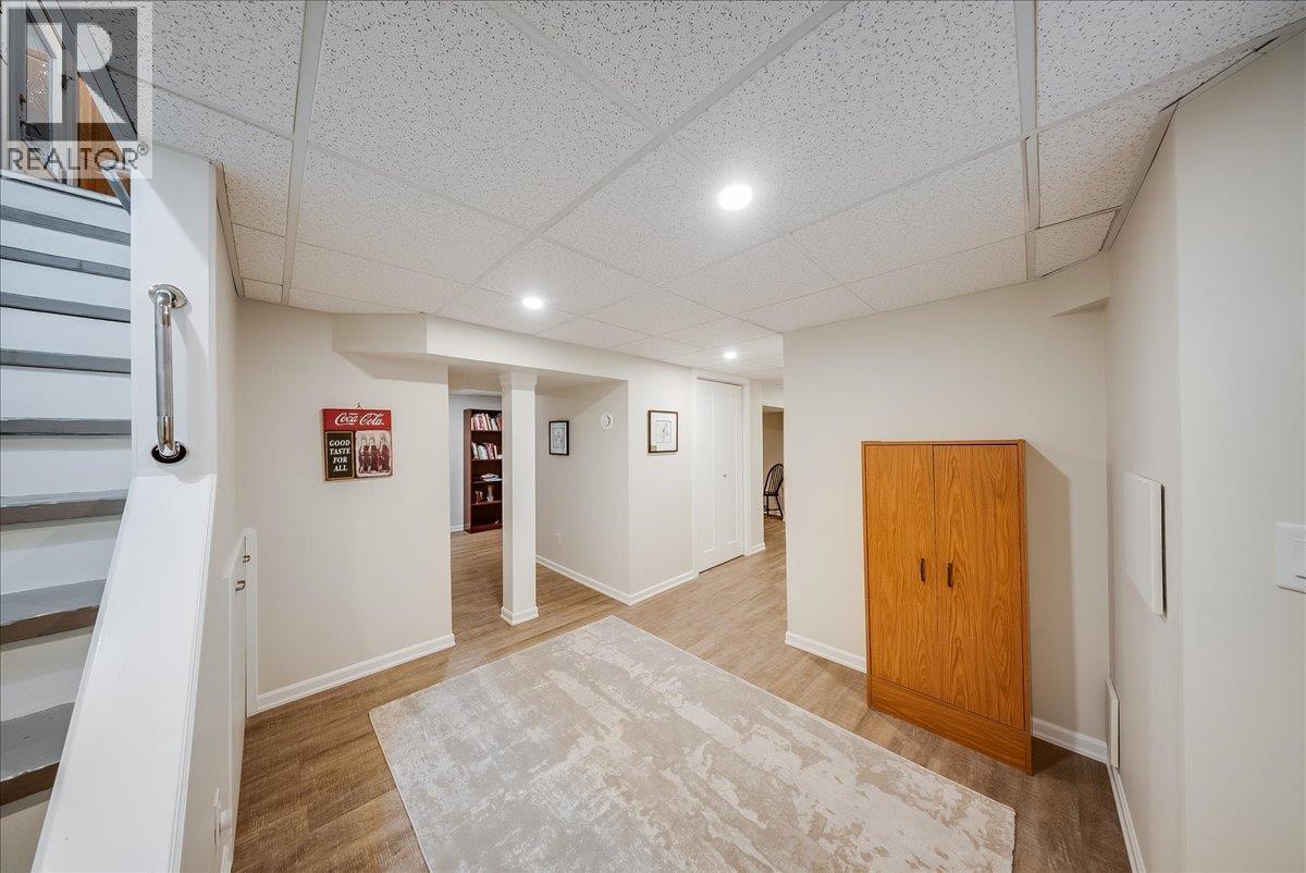 2081 Second Avenue, Trail, British Columbia  V1R 1N4 - Photo 22 - 10397859
