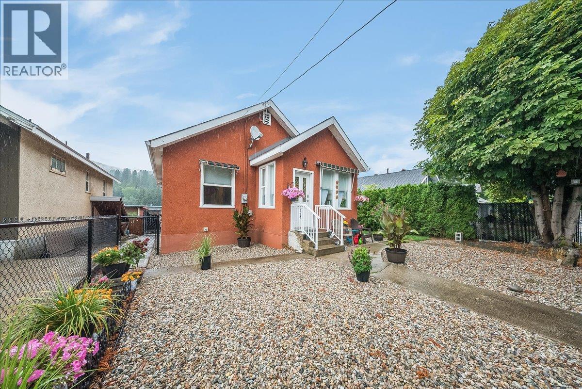 2081 Second Avenue, Trail, British Columbia  V1R 1N4 - Photo 33 - 10397859