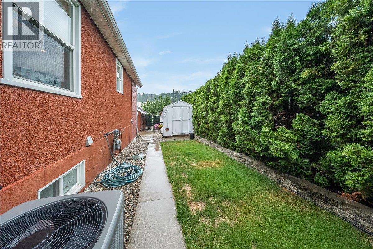 2081 Second Avenue, Trail, British Columbia  V1R 1N4 - Photo 35 - 10397859