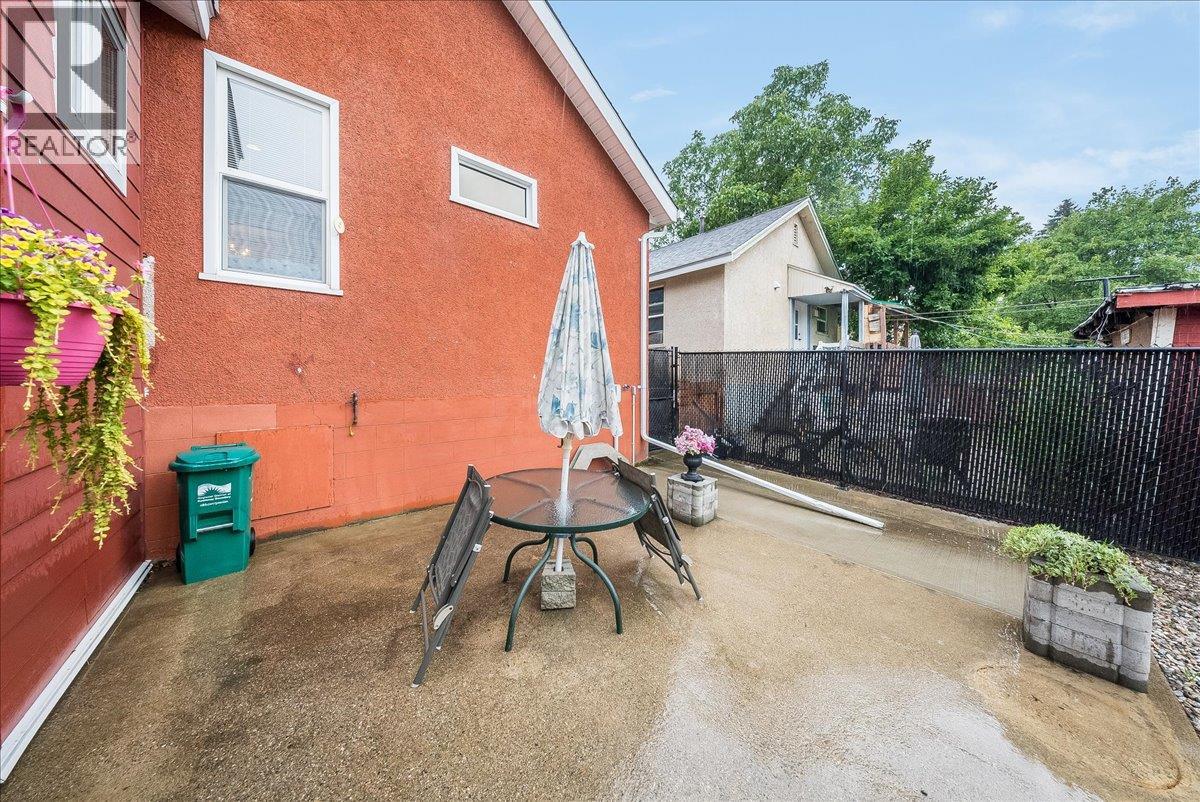 2081 Second Avenue, Trail, British Columbia  V1R 1N4 - Photo 37 - 10397859