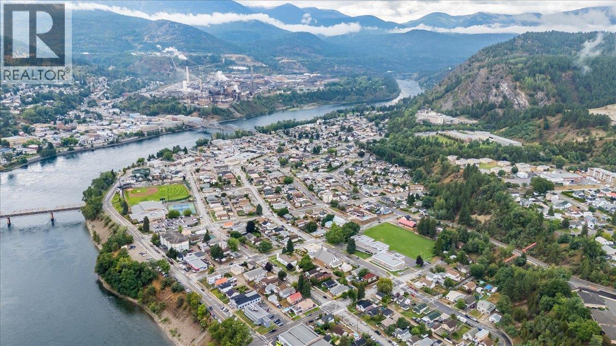 2081 Second Avenue, Trail, British Columbia  V1R 1N4 - Photo 45 - 10397859