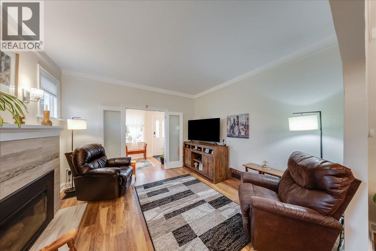 2081 Second Avenue, Trail, British Columbia  V1R 1N4 - Photo 6 - 10397859