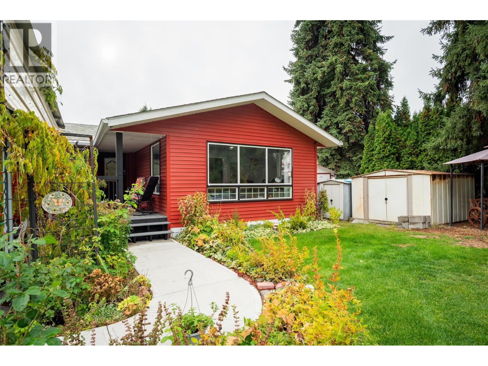8329 Highway 3b, Trail, British Columbia  V1R 4W3 - Photo 2 - 10397847