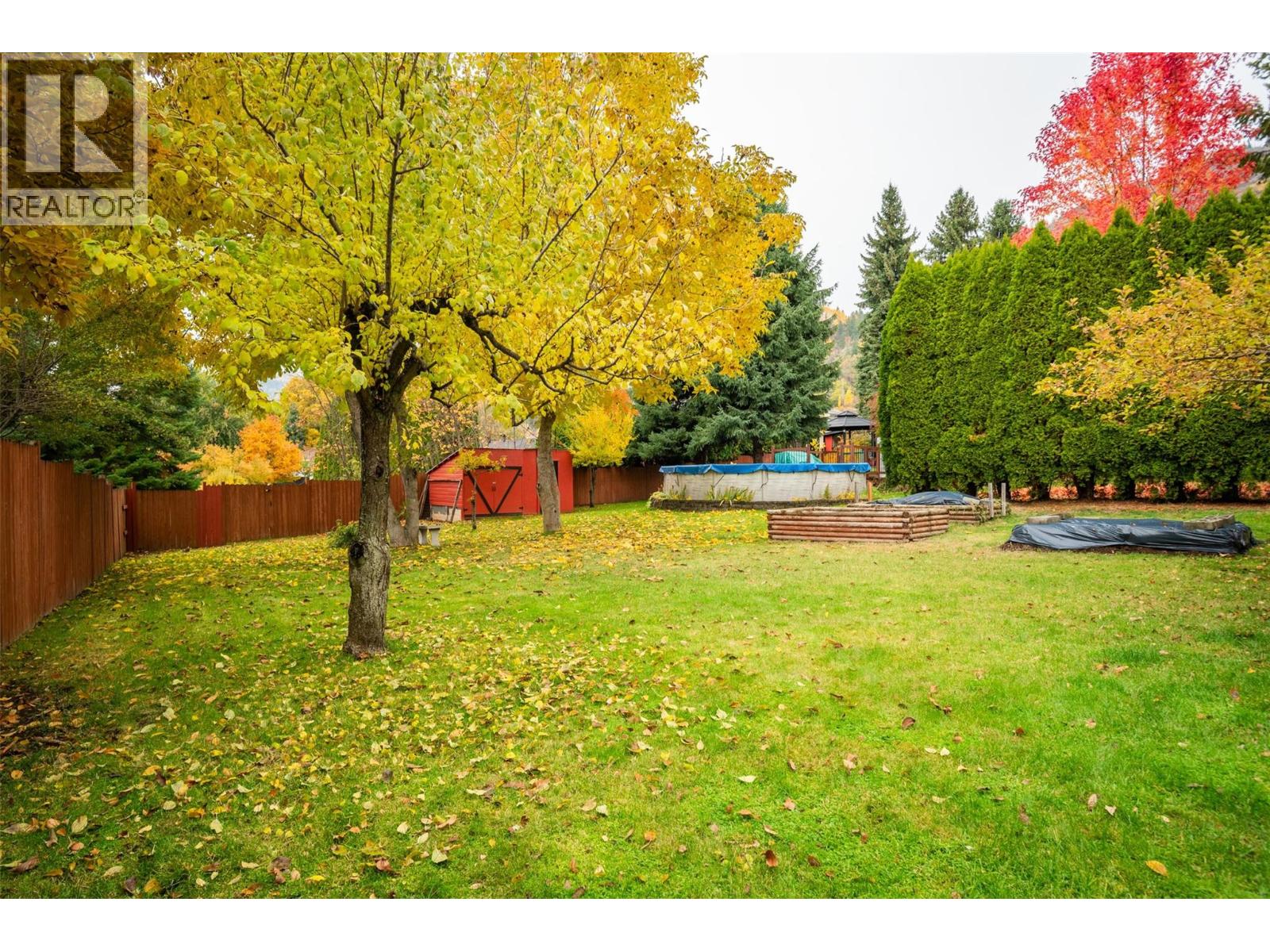 8329 Highway 3b, Trail, British Columbia  V1R 4W3 - Photo 46 - 10397847