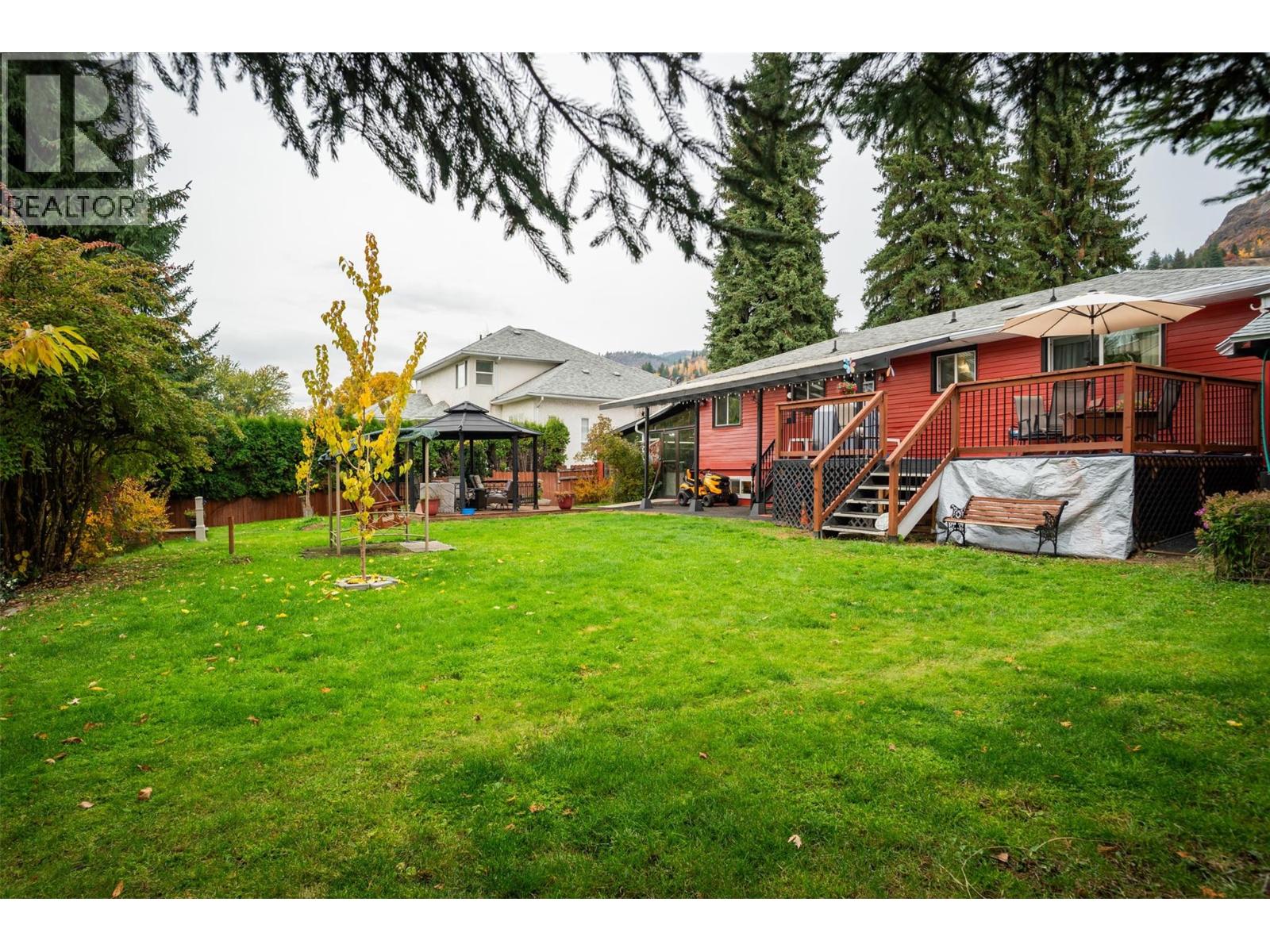 8329 Highway 3b, Trail, British Columbia  V1R 4W3 - Photo 47 - 10397847