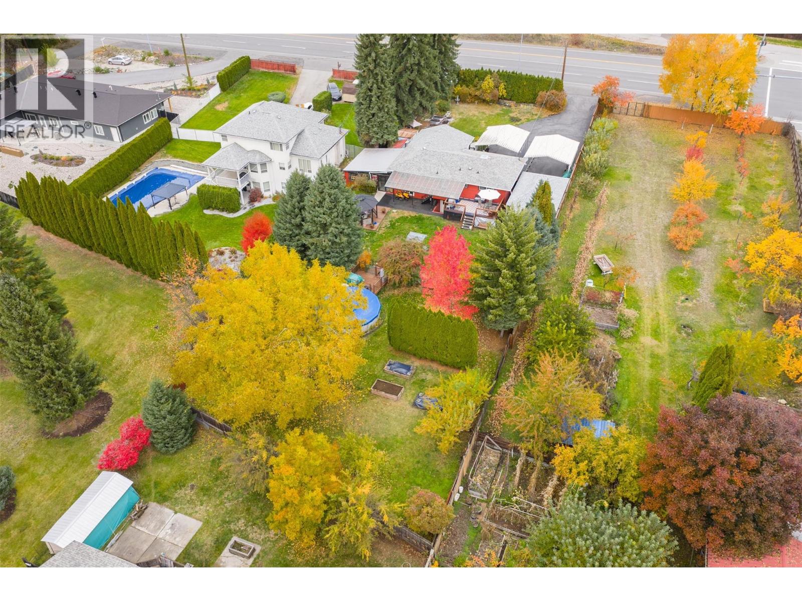 8329 Highway 3b, Trail, British Columbia  V1R 4W3 - Photo 56 - 10397847