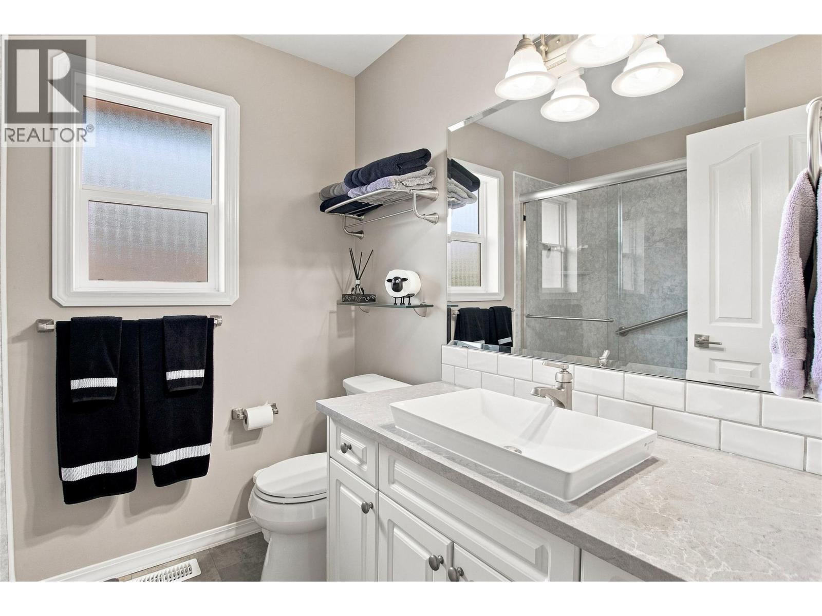 1373 Copperhead Drive, Kamloops, British Columbia  V2E 2T4 - Photo 24 - 10397471