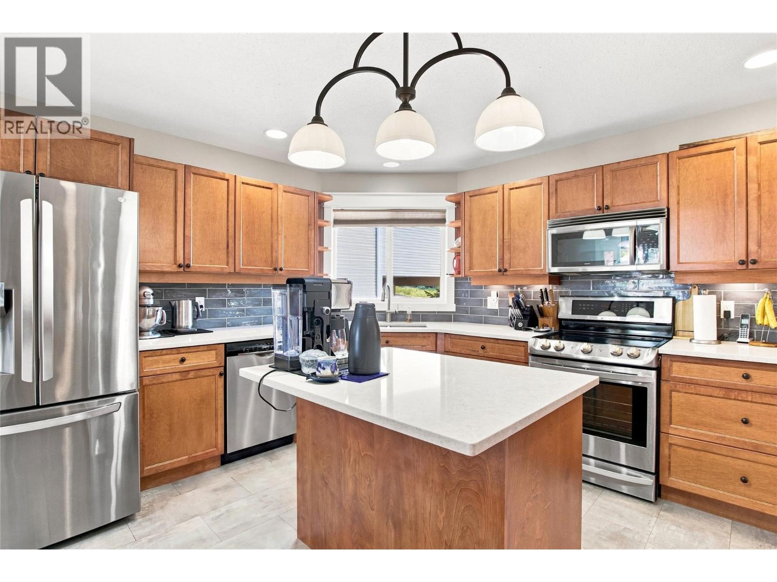1373 Copperhead Drive, Kamloops, British Columbia  V2E 2T4 - Photo 5 - 10397471