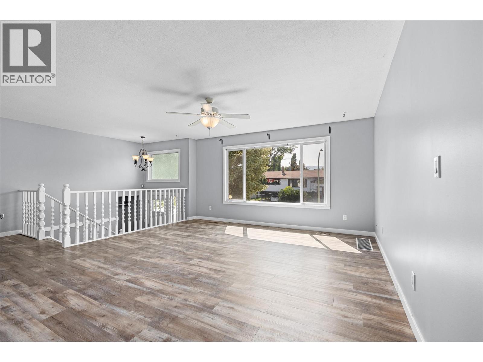 420 Hillaby Avenue, Kelowna, British Columbia  V1X 6G2 - Photo 4 - 10396142