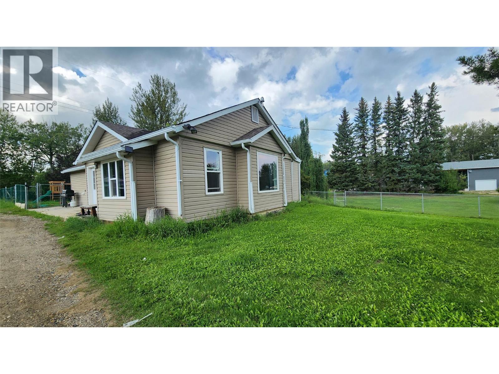 13287 Linklater Lane, Pouce Coupe, British Columbia  V0C 2C0 - Photo 1 - 10397690