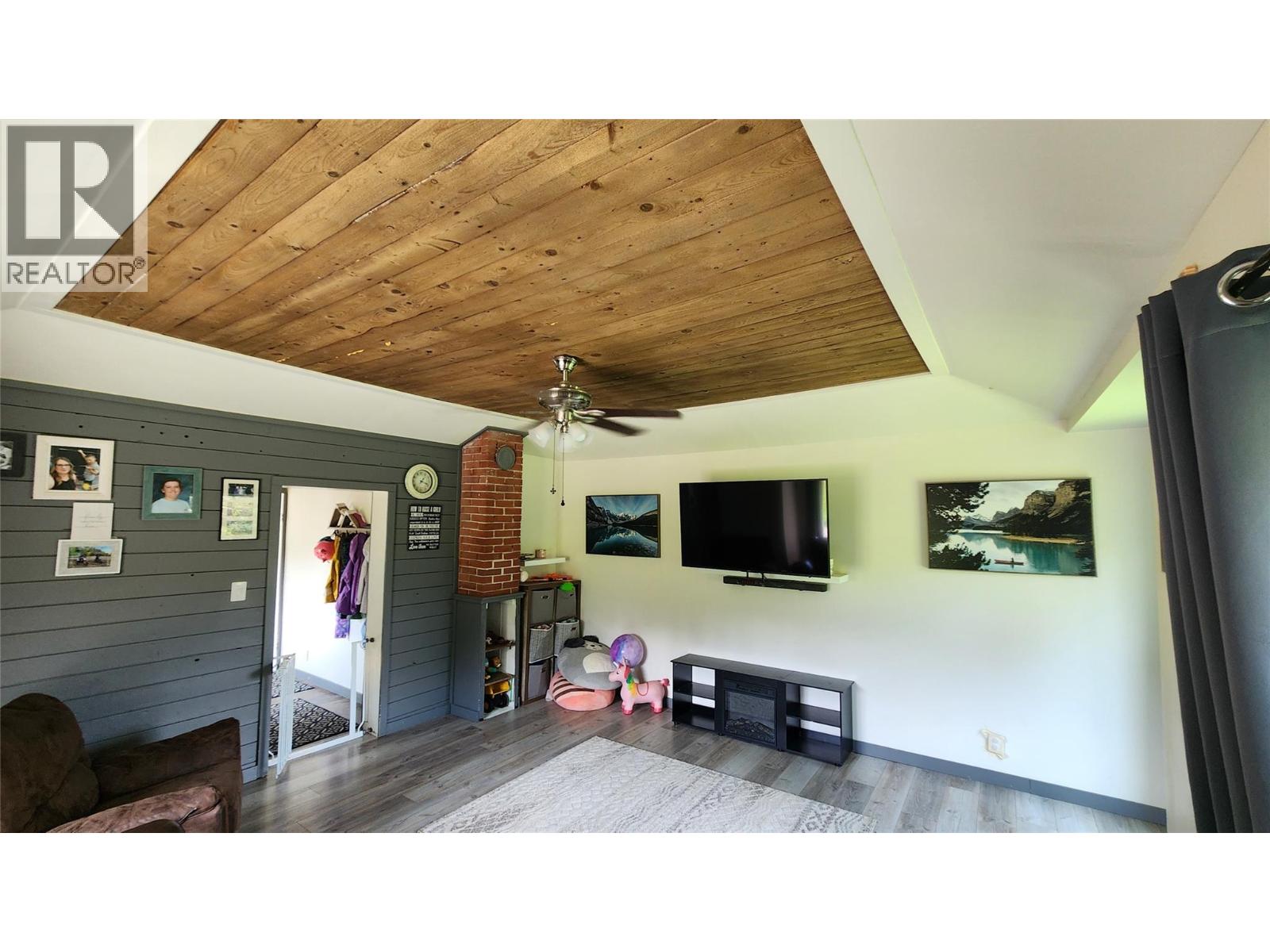 13287 Linklater Lane, Pouce Coupe, British Columbia  V0C 2C0 - Photo 2 - 10397690