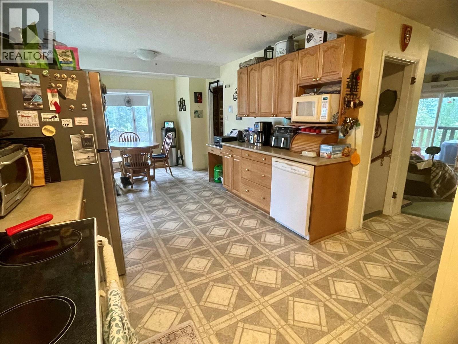 2460 Pye Road Road, Clearwater, British Columbia  V0E 1N1 - Photo 11 - 10397742