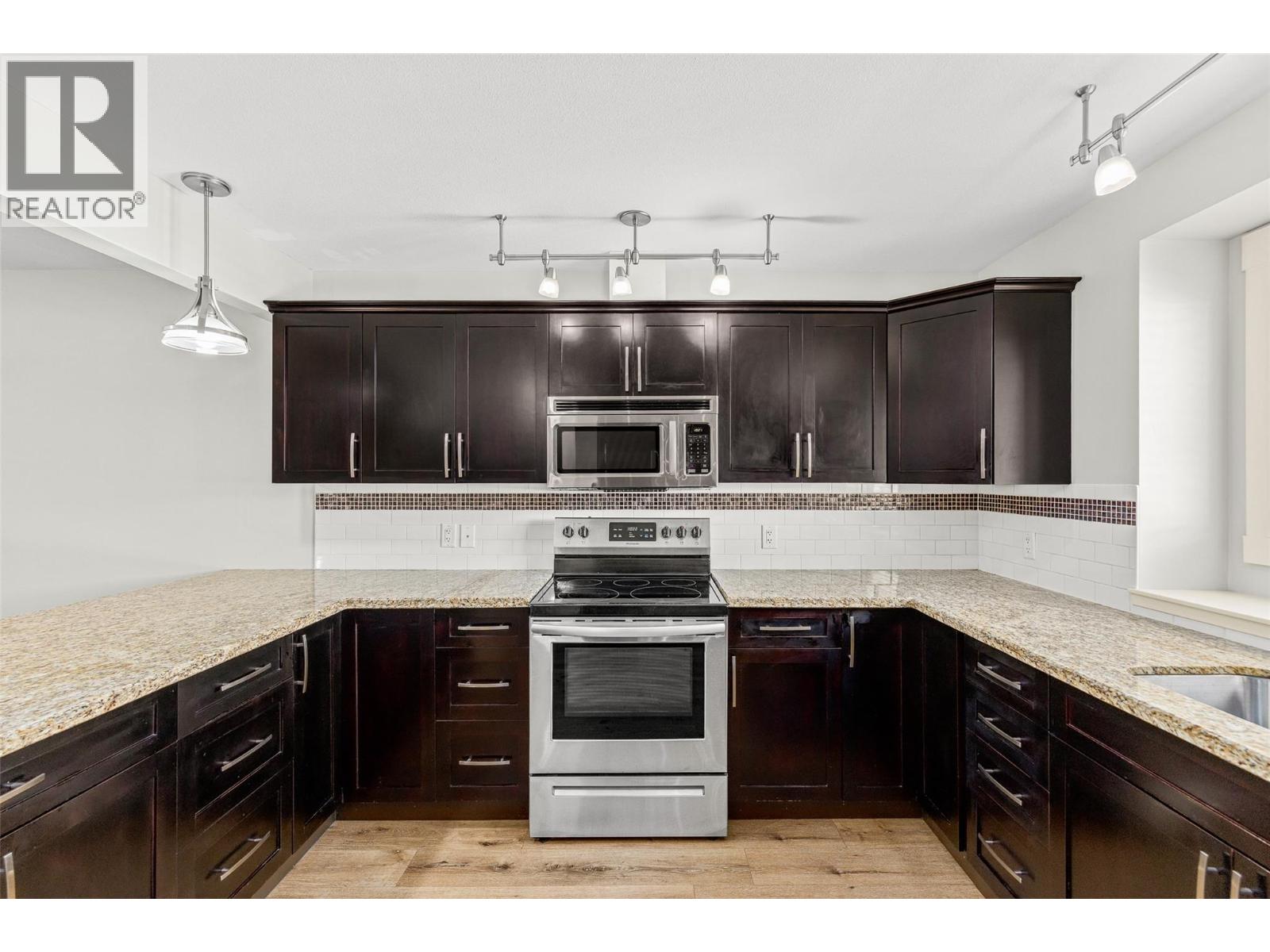 1651 Lynrick Road Unit# 105, Kelowna, British Columbia  V1P 1E8 - Photo 2 - 10396566