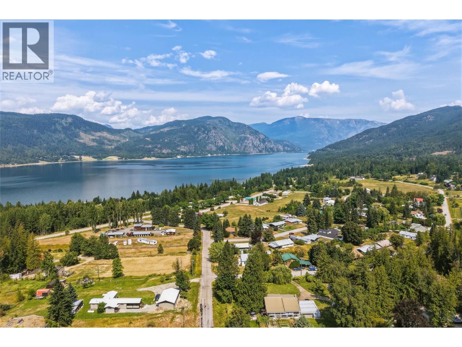 518 Willow Street, Fauquier, British Columbia  V0G 1K0 - Photo 4 - 10397571