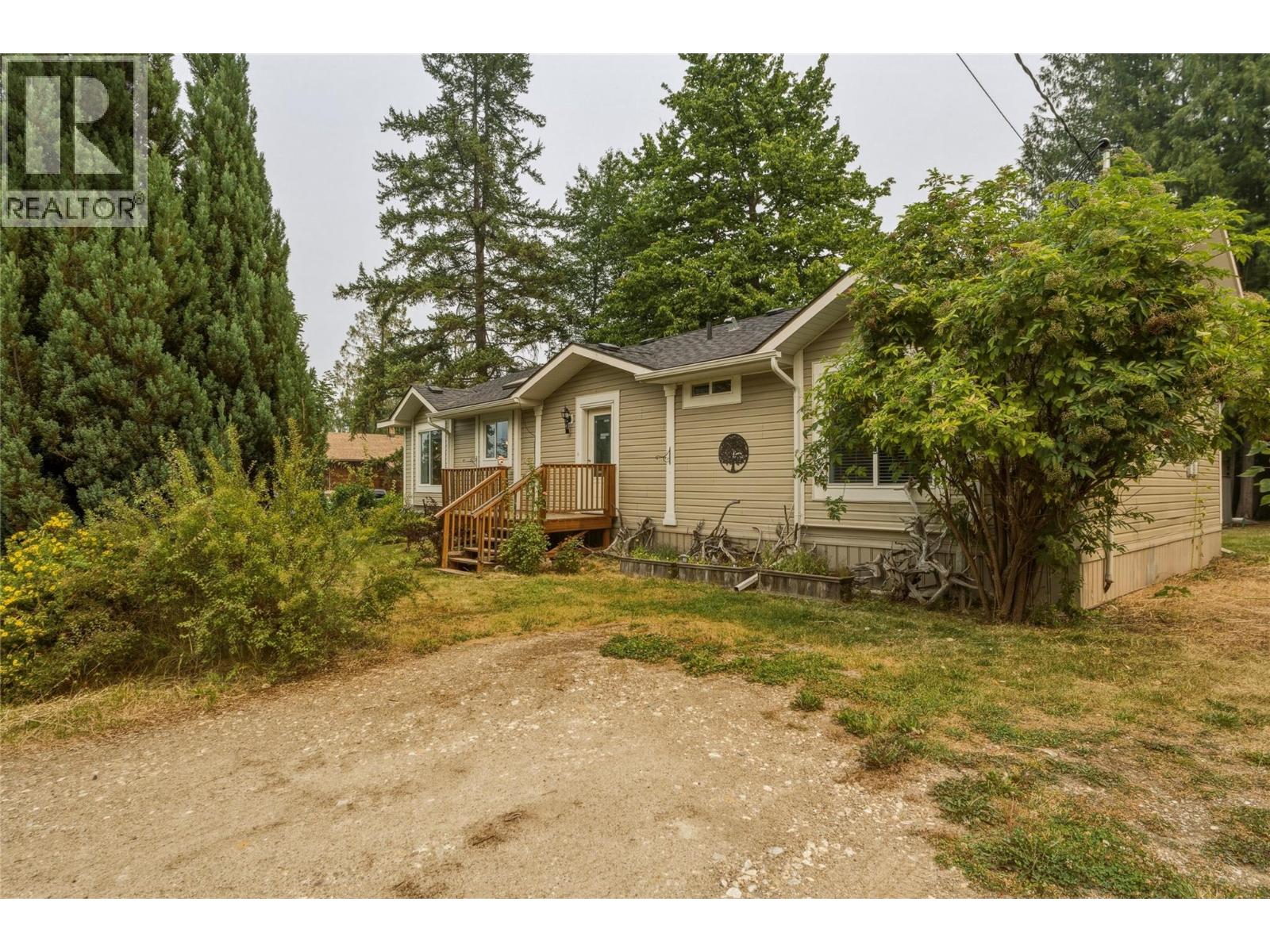 518 Willow Street, Fauquier, British Columbia  V0G 1K0 - Photo 65 - 10397571